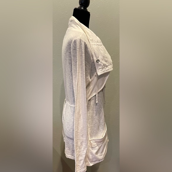 Mur Mur off-white, double breasted jacket, drawstring collar and long sleeves - Picture 3 of 5